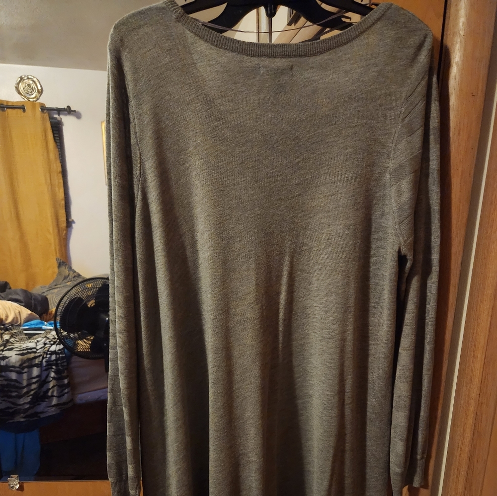Top - Picture 2 of 2